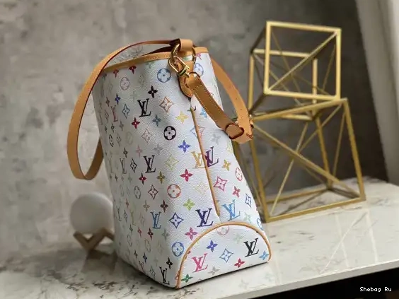 GRACEFUL LOUIS MM VUITTON 0528